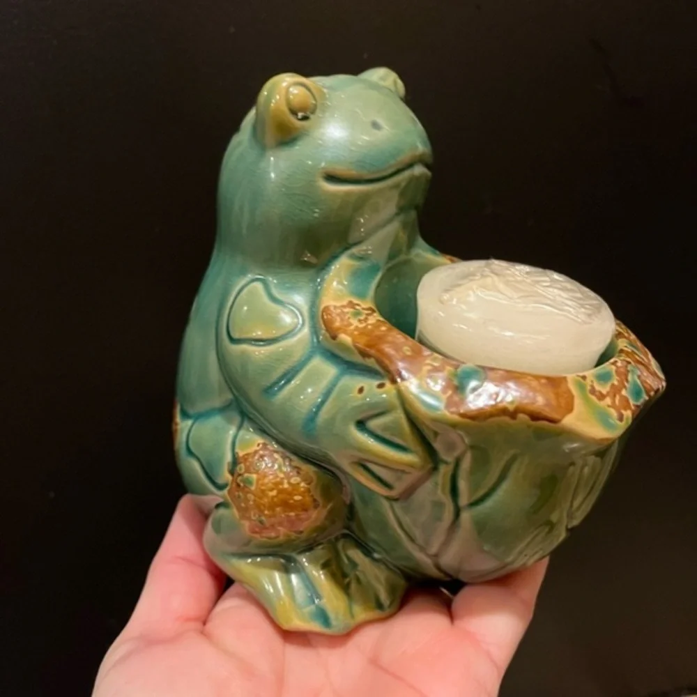 Charming Green Frog Votive Candle Holder with 2 Yankee Candle Votives